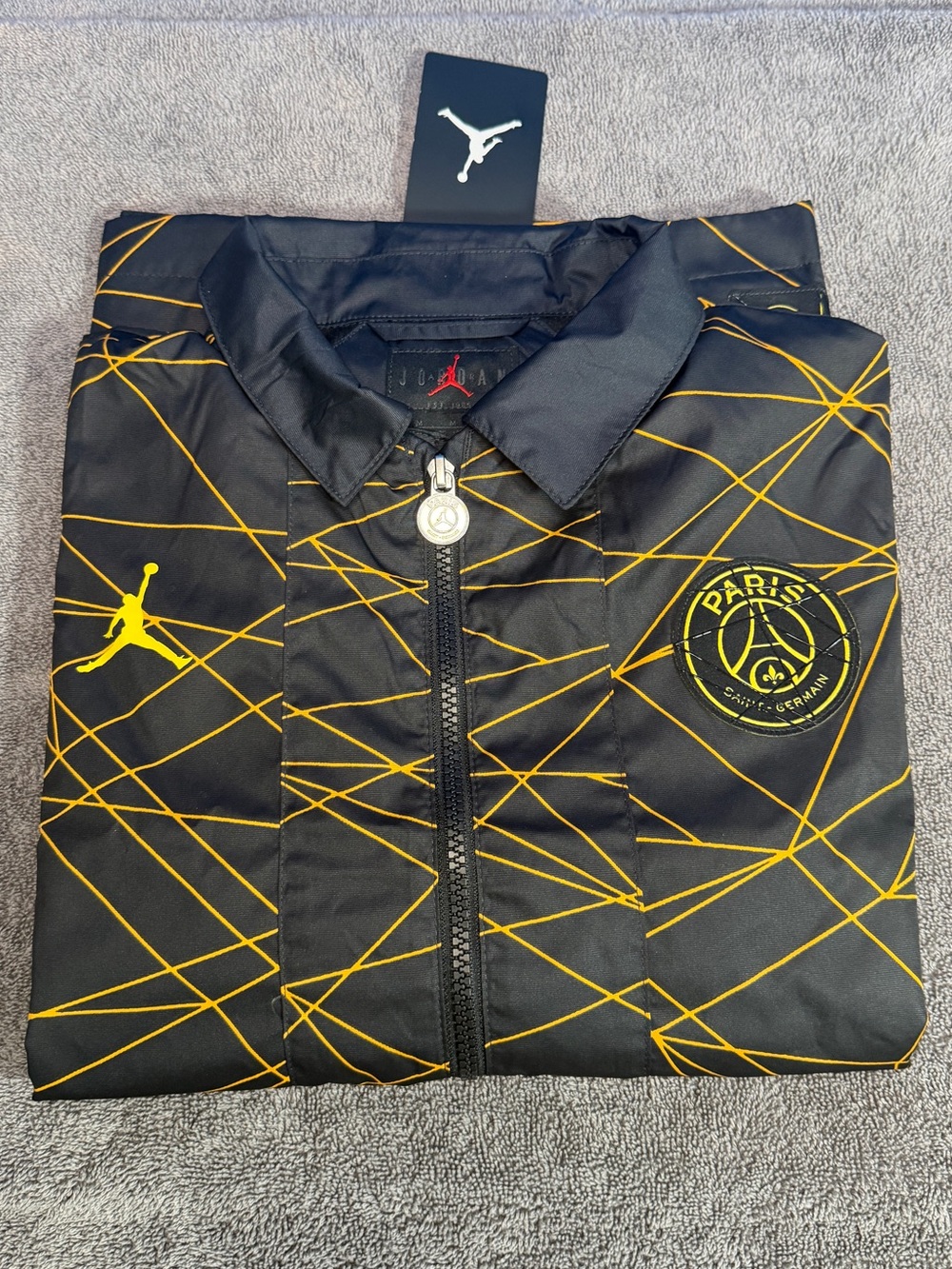 Jordan x PSG 
Brand new